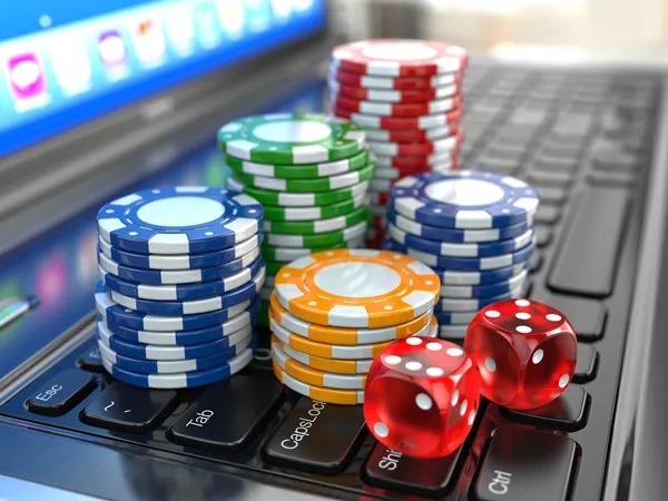 Microgaming roulette wheel spinning on erek 47 live-dealer table